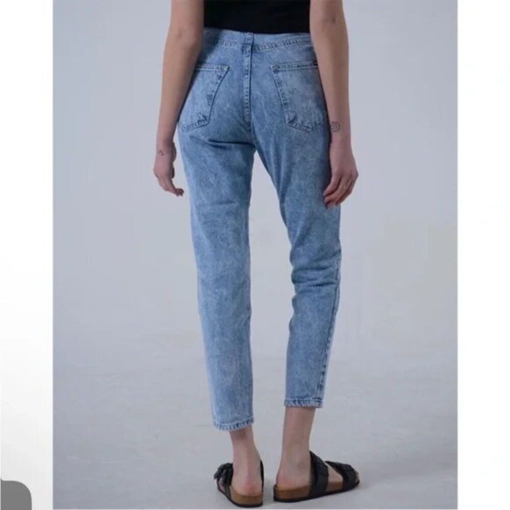 Betro Simone NWOT High Rise Mom Jeans Denim Light Wash Button Fly Distressed 30